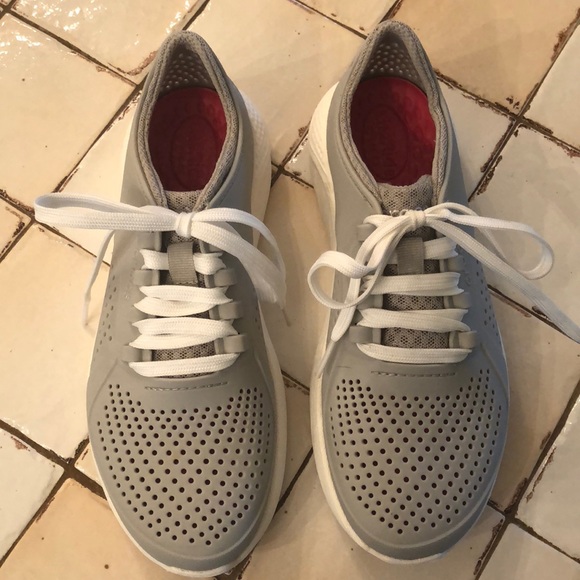 croc tennis shoes for women